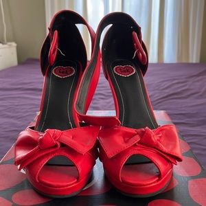 Tuk - heels size 8 - red knot